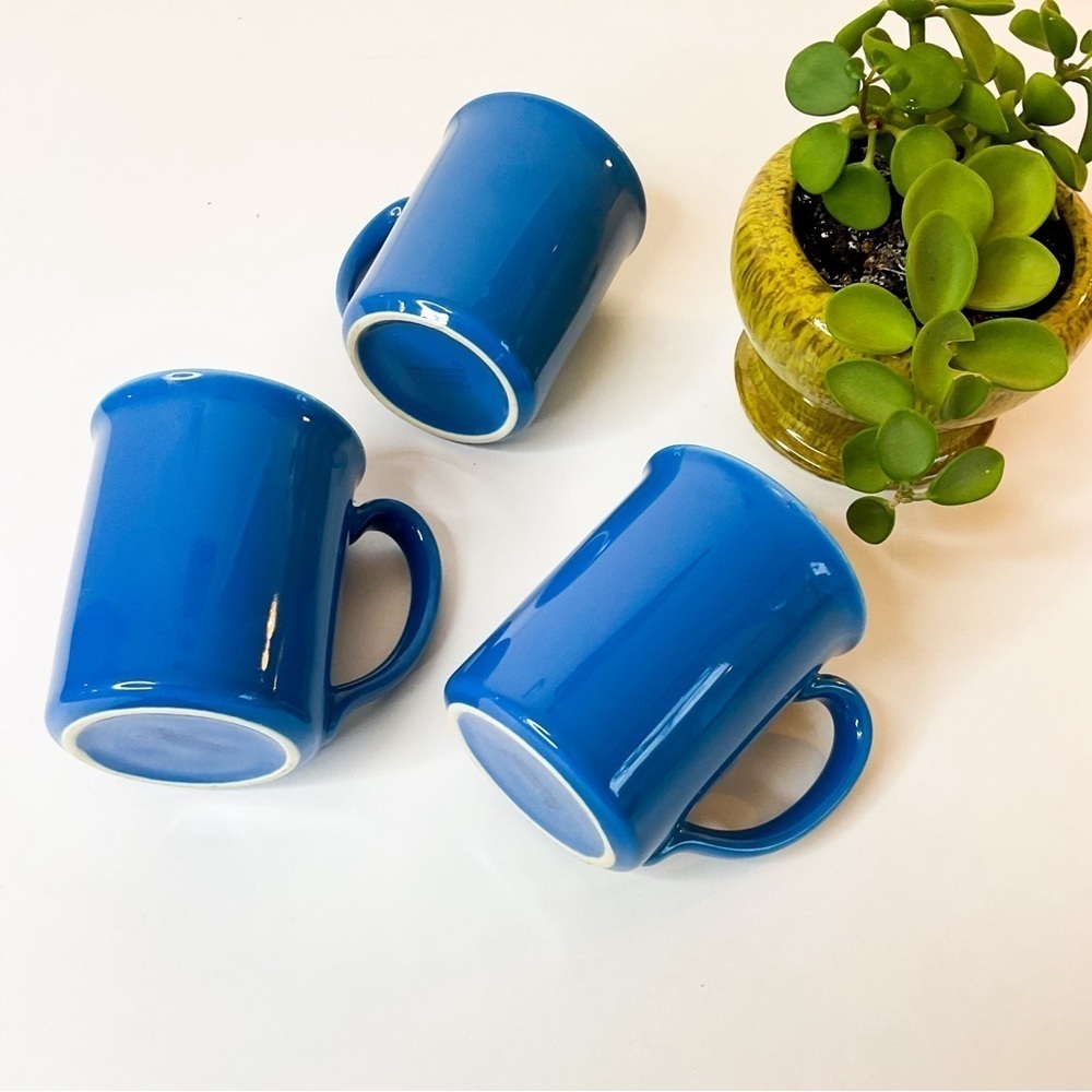 Vintage 70s CORNINGWARE Cornflower Blue Set Of Three Drinking Mugs - Picture 1 of 9